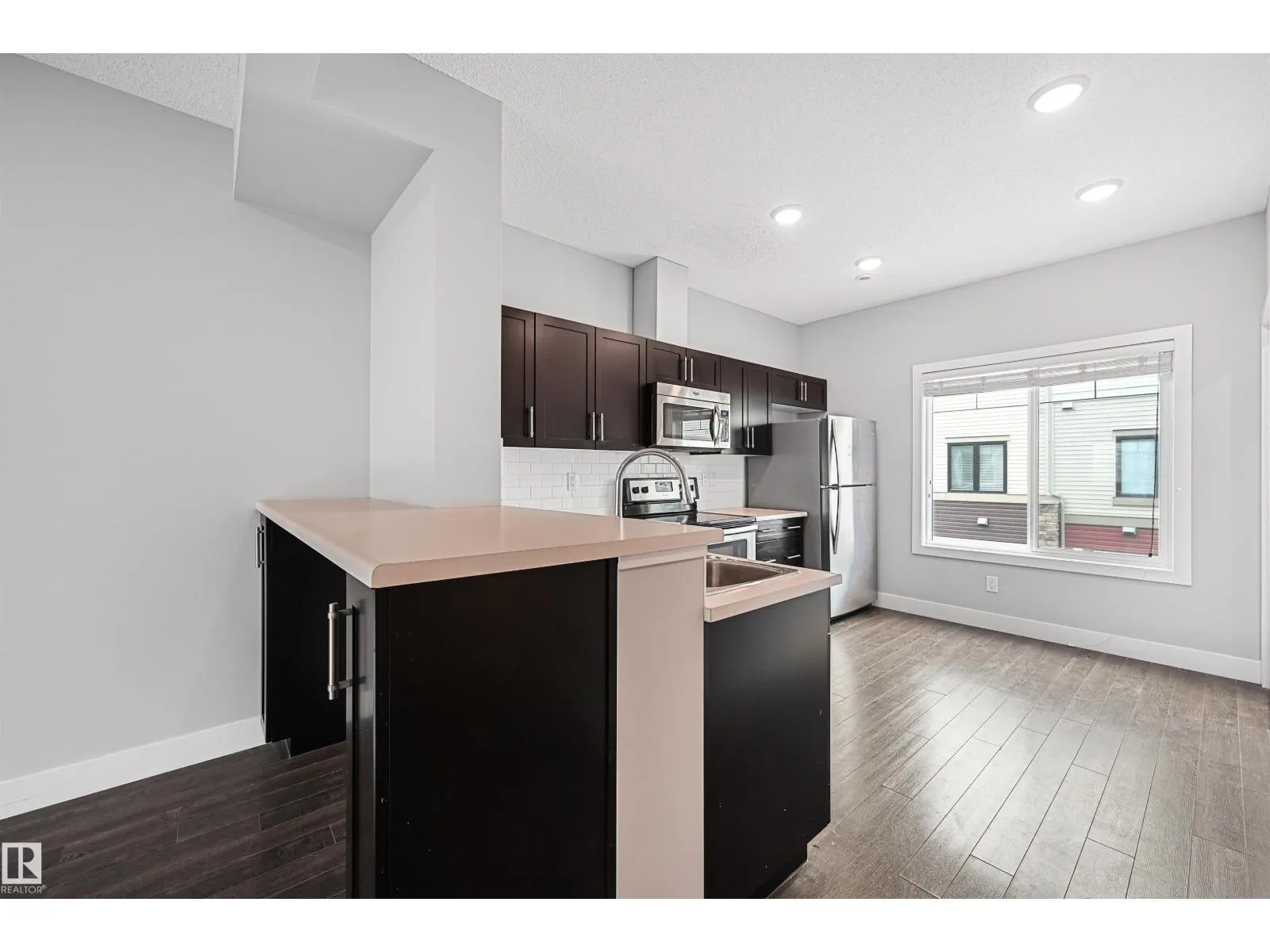 #30 804 WELSH DR SW