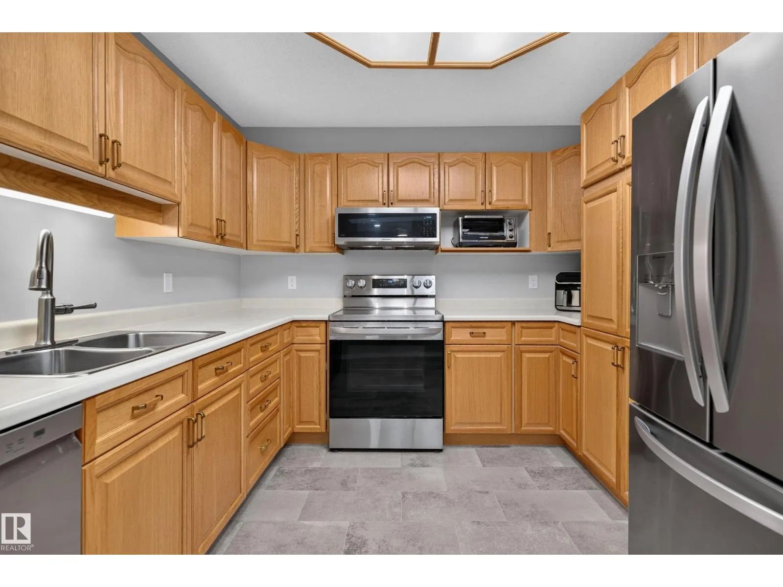 #303 45 GERVAIS RD