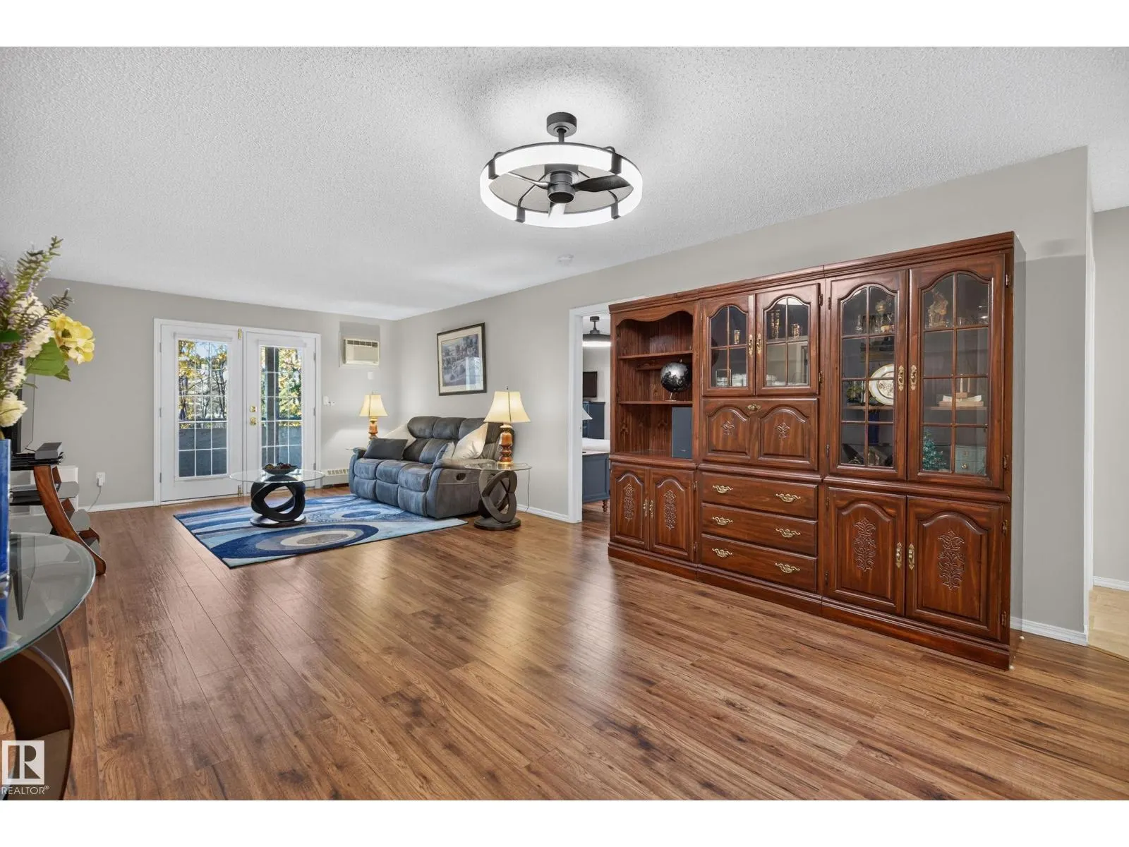#303 45 GERVAIS RD