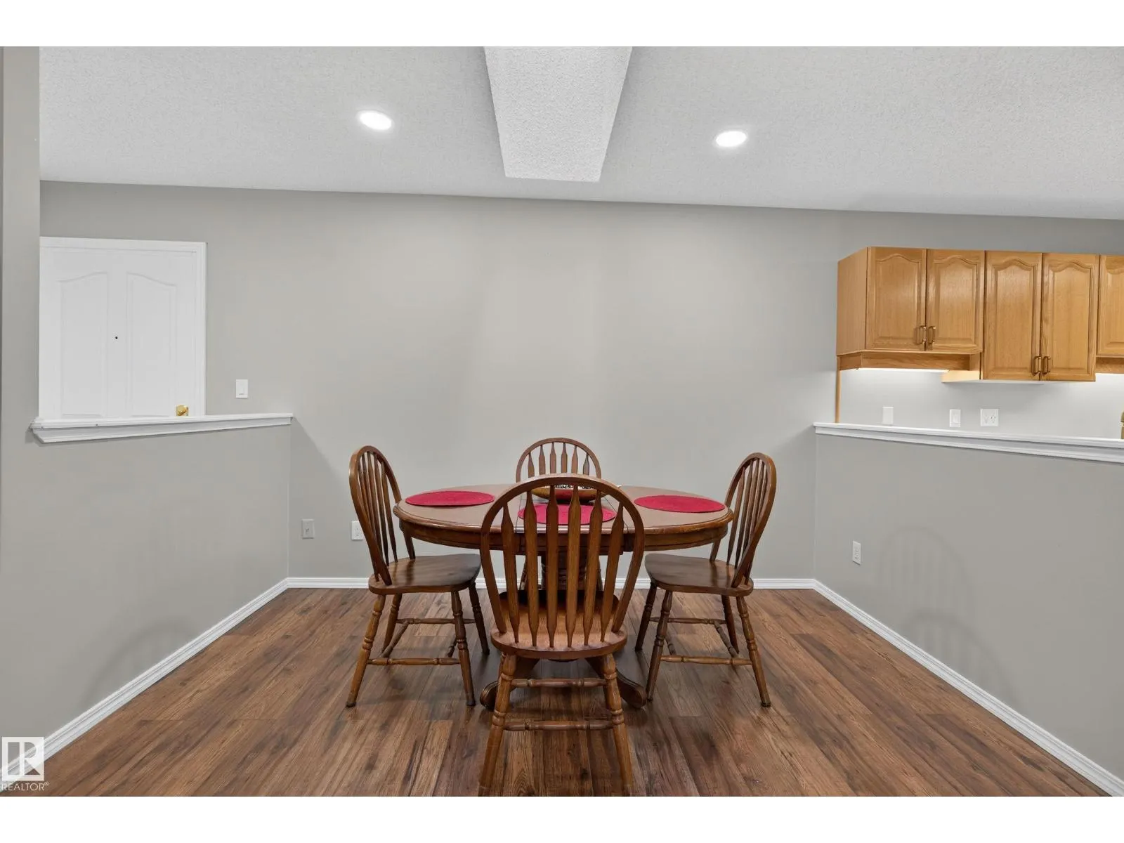 #303 45 GERVAIS RD