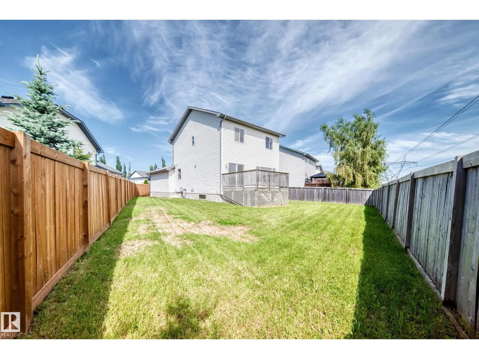 686 KANANASKIS DR