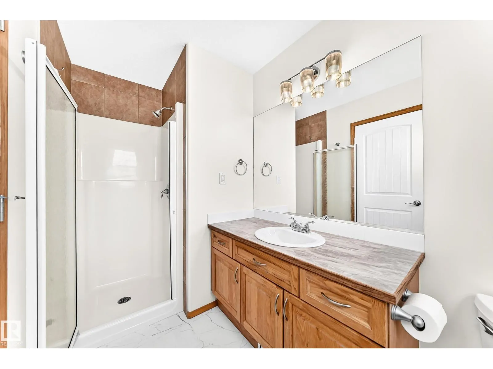 686 KANANASKIS DR