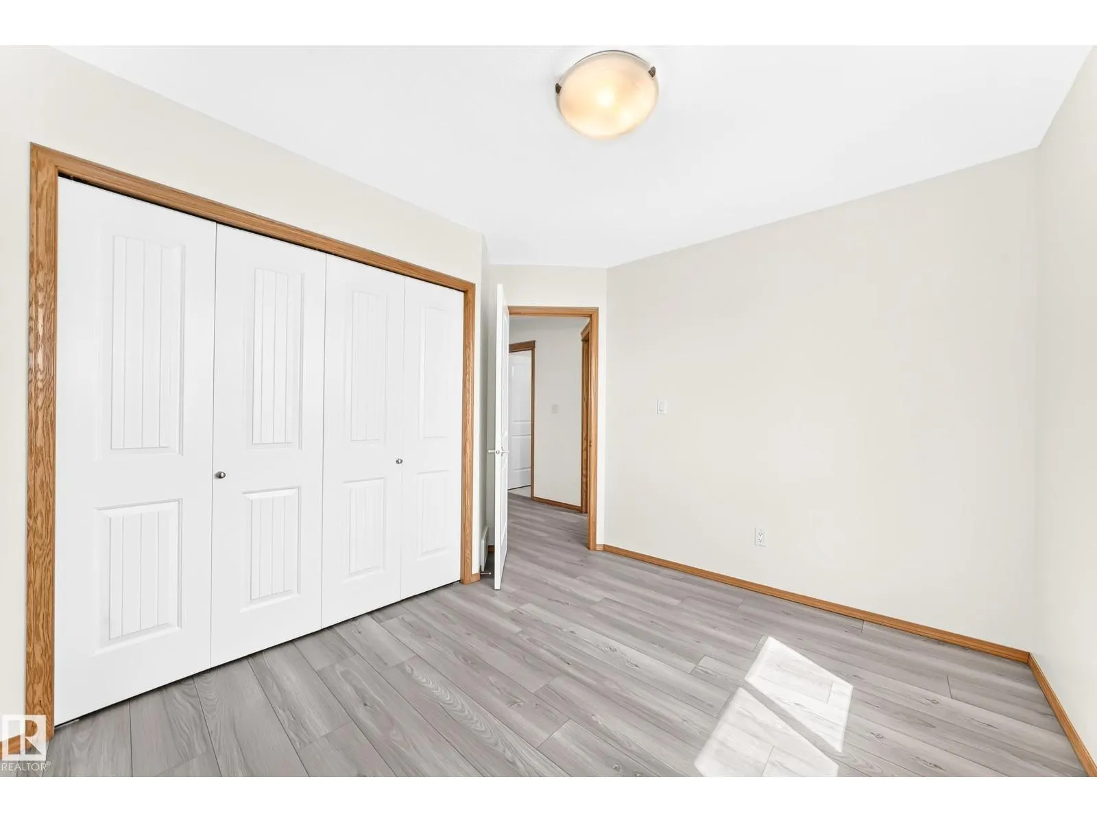 686 KANANASKIS DR