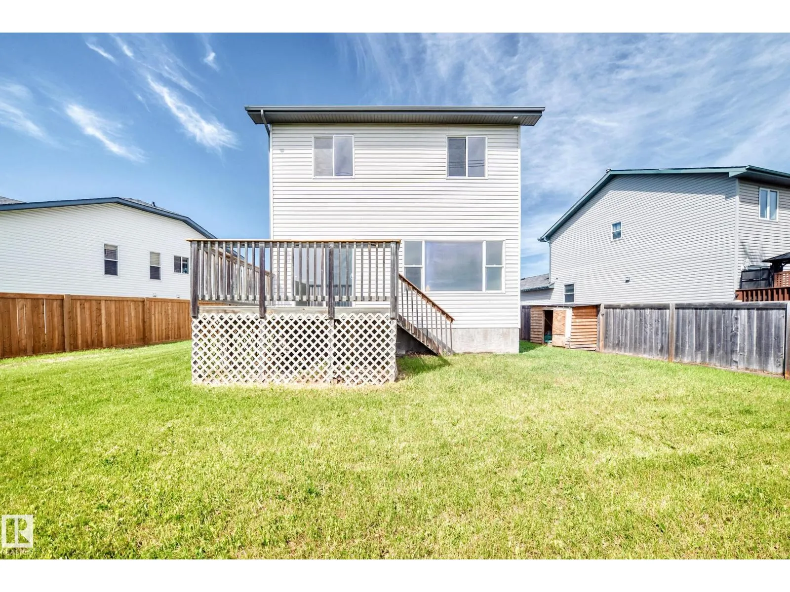686 KANANASKIS DR