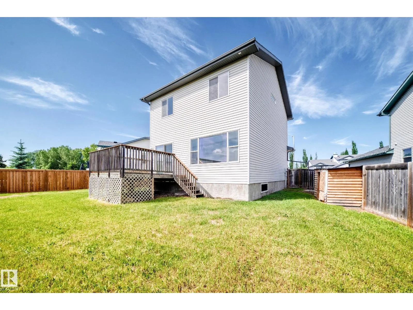 686 KANANASKIS DR