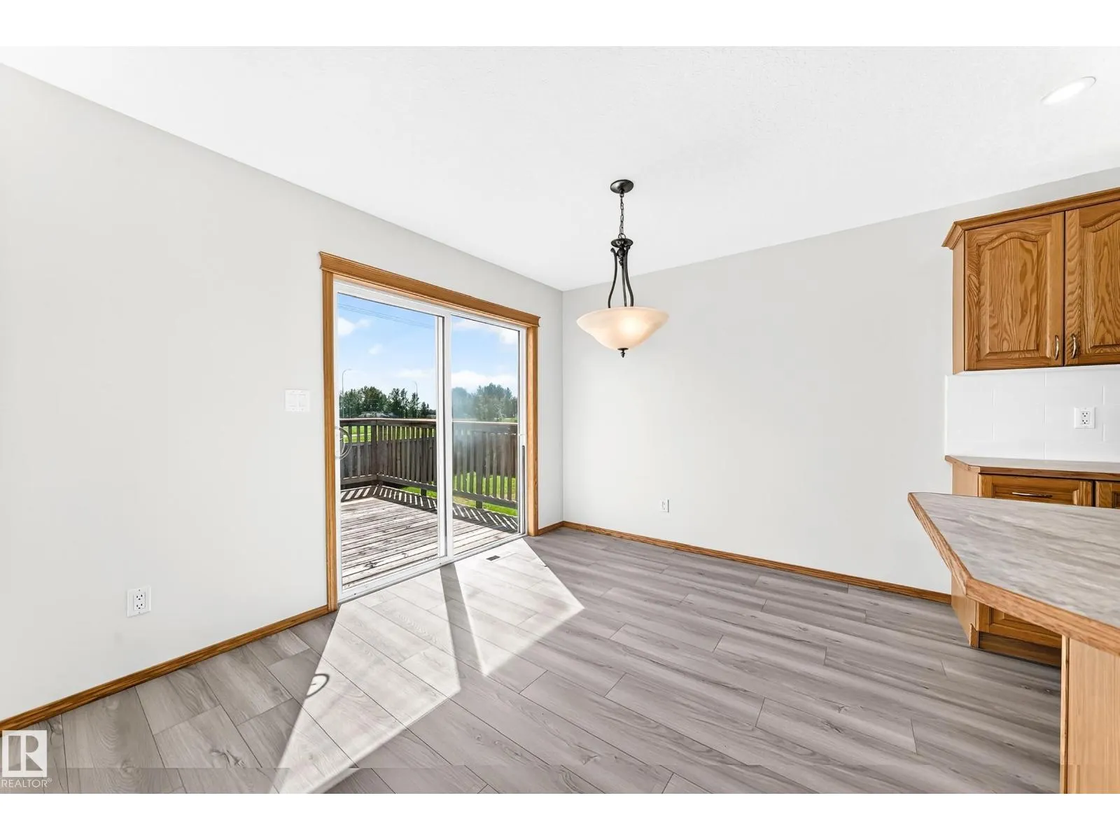 686 KANANASKIS DR