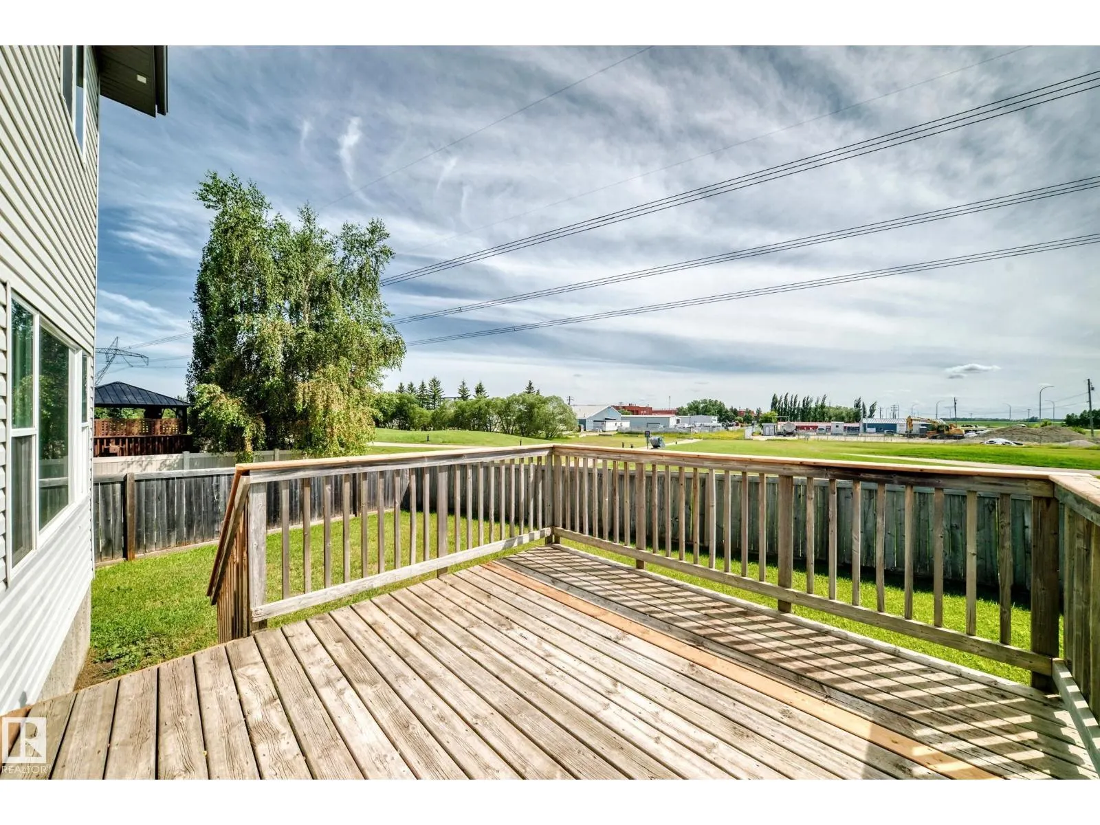 686 KANANASKIS DR