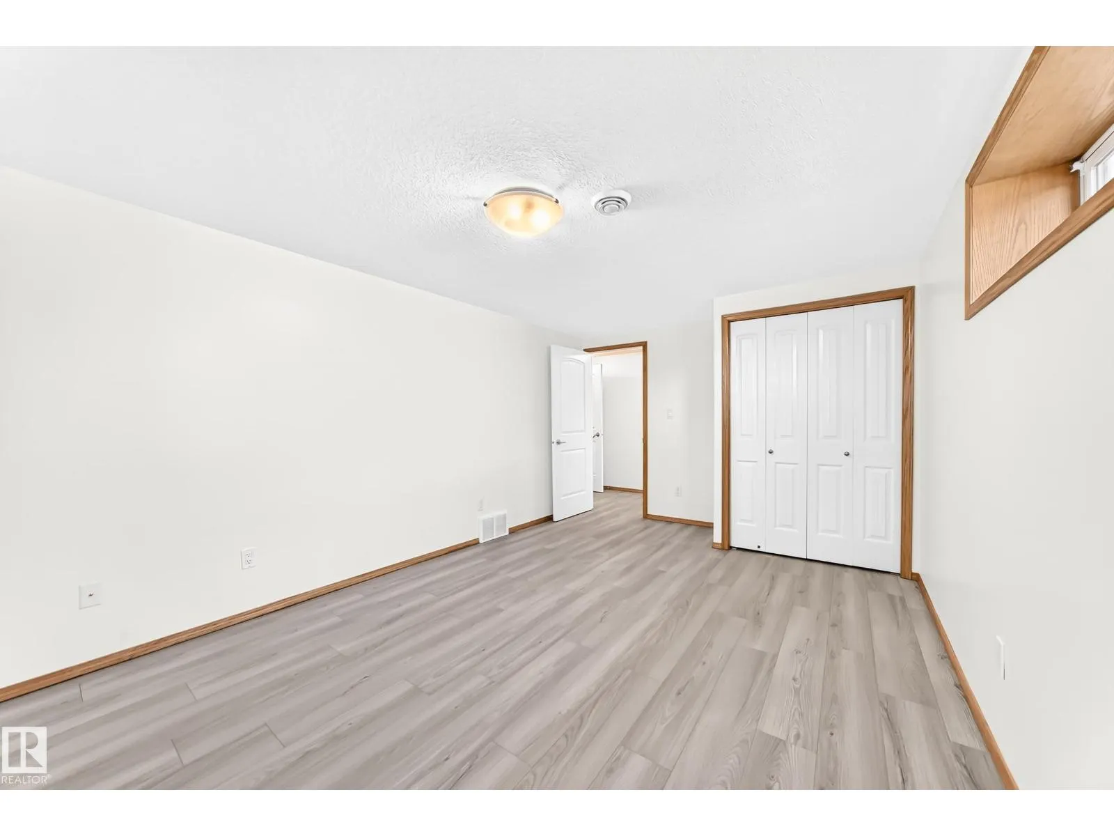686 KANANASKIS DR