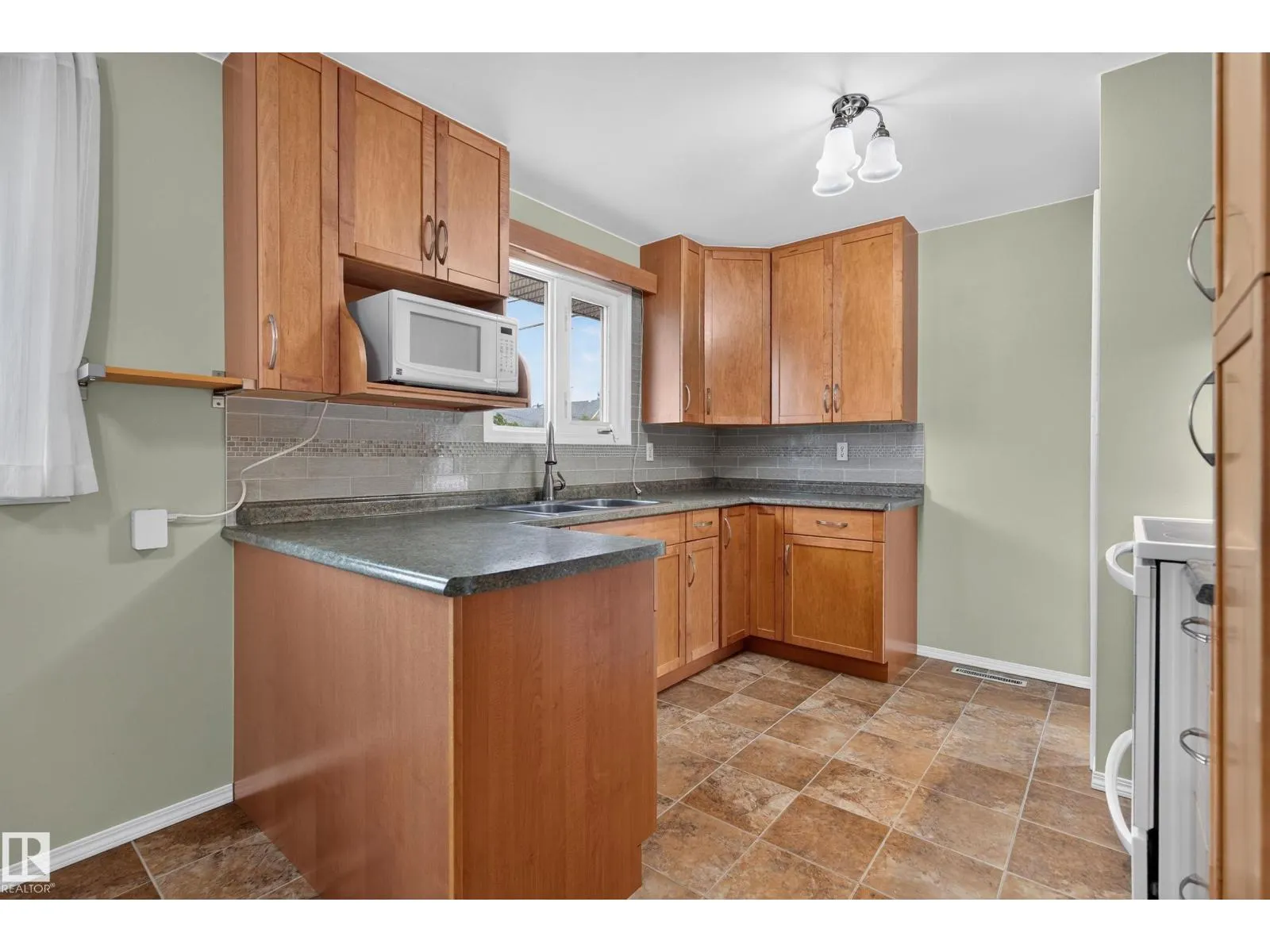 9108 132A AV NW