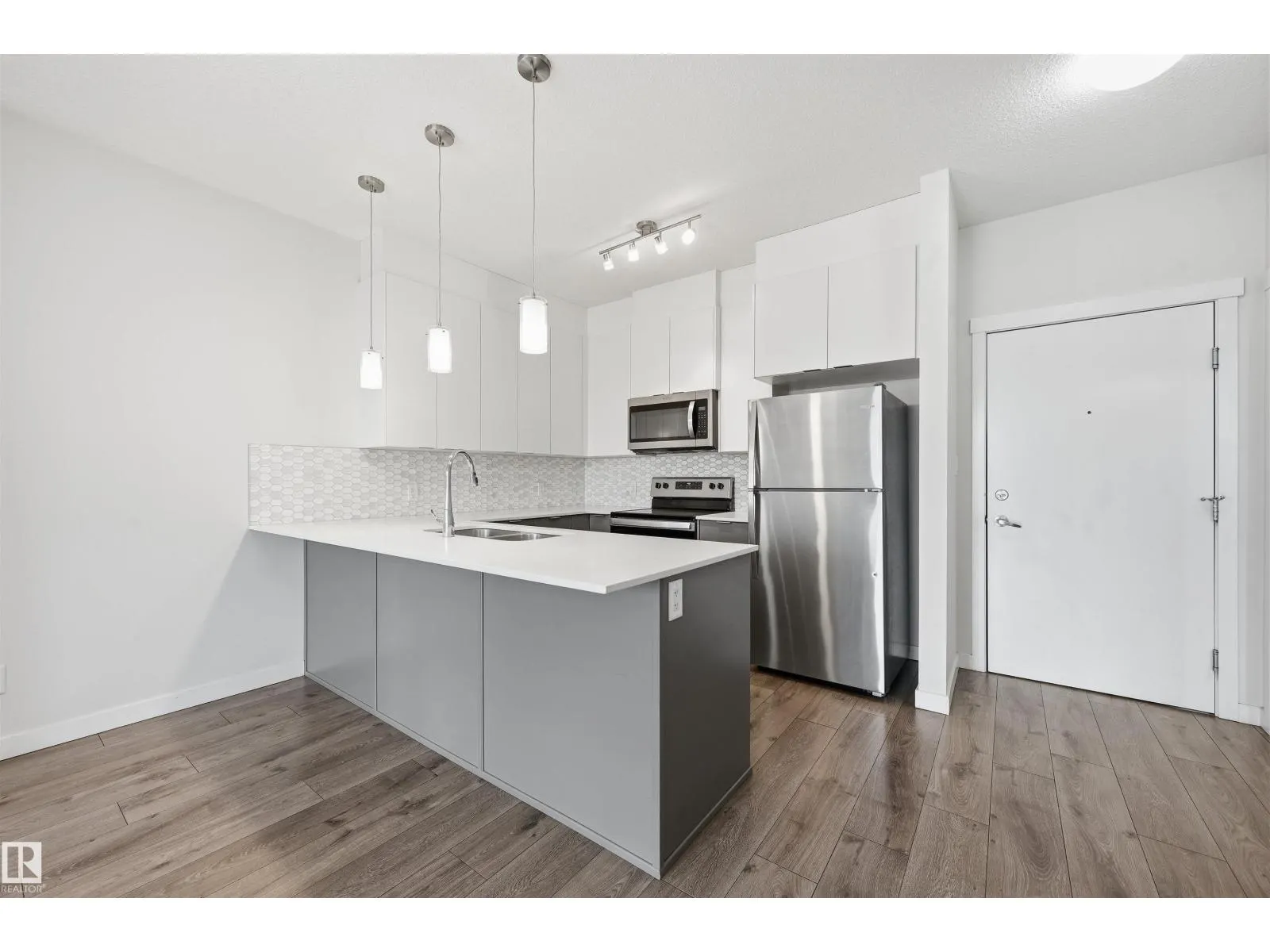 #317 812 WELSH DR SW