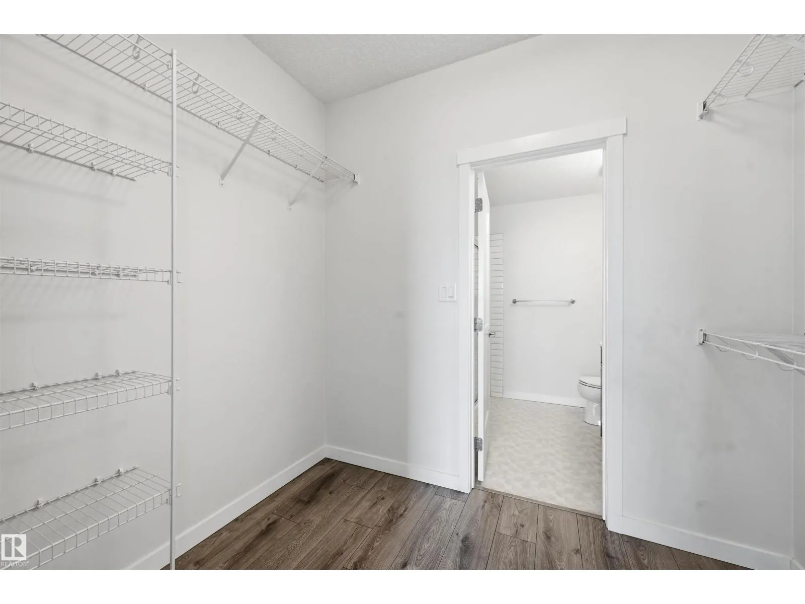 #317 812 WELSH DR SW