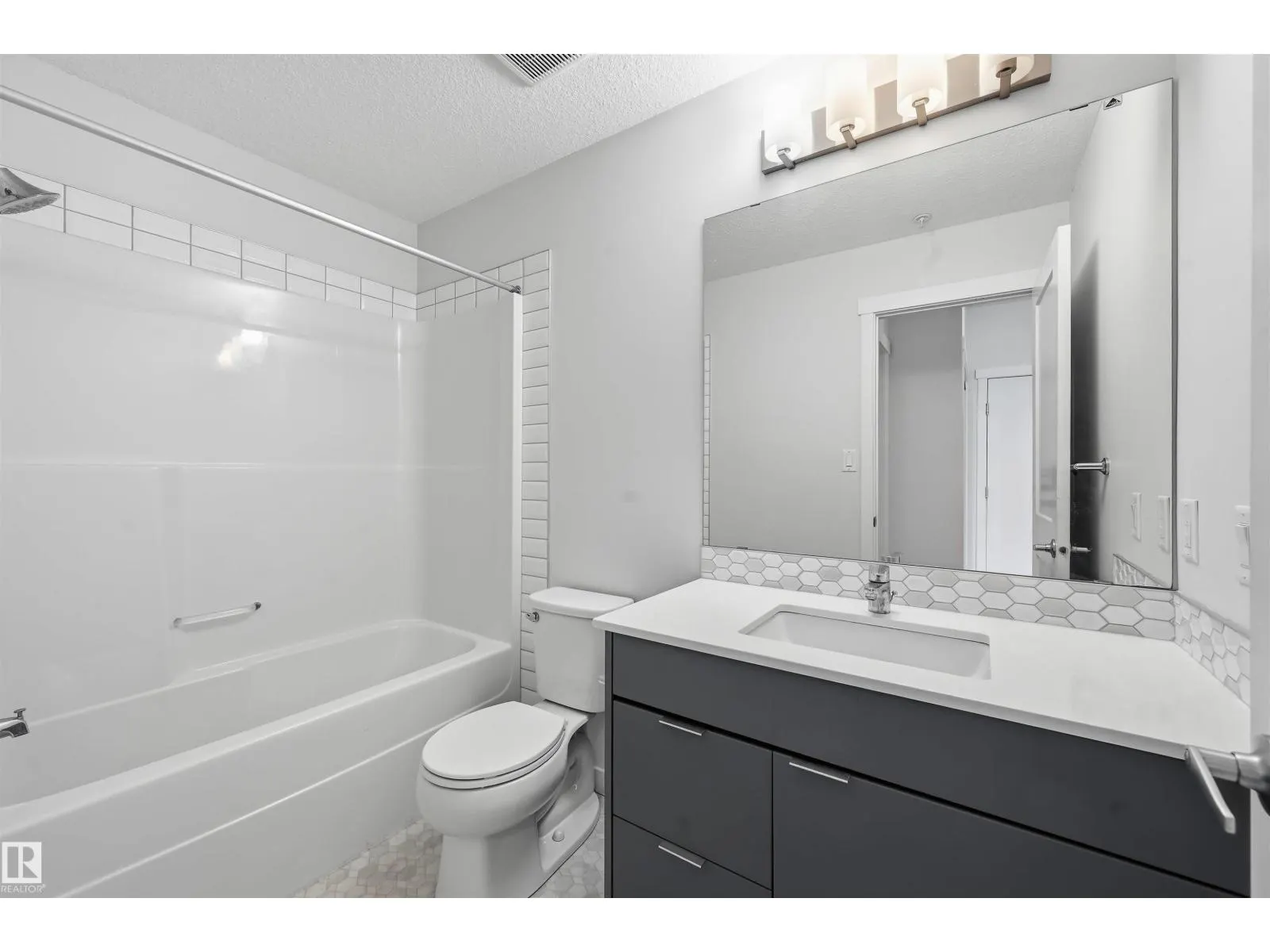 #317 812 WELSH DR SW