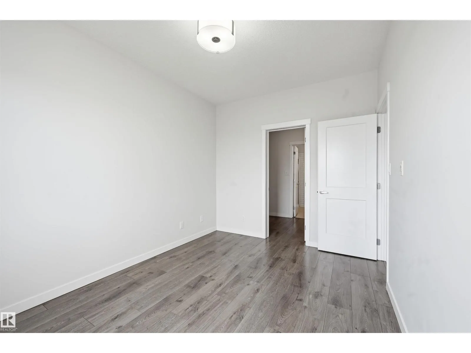 #317 812 WELSH DR SW