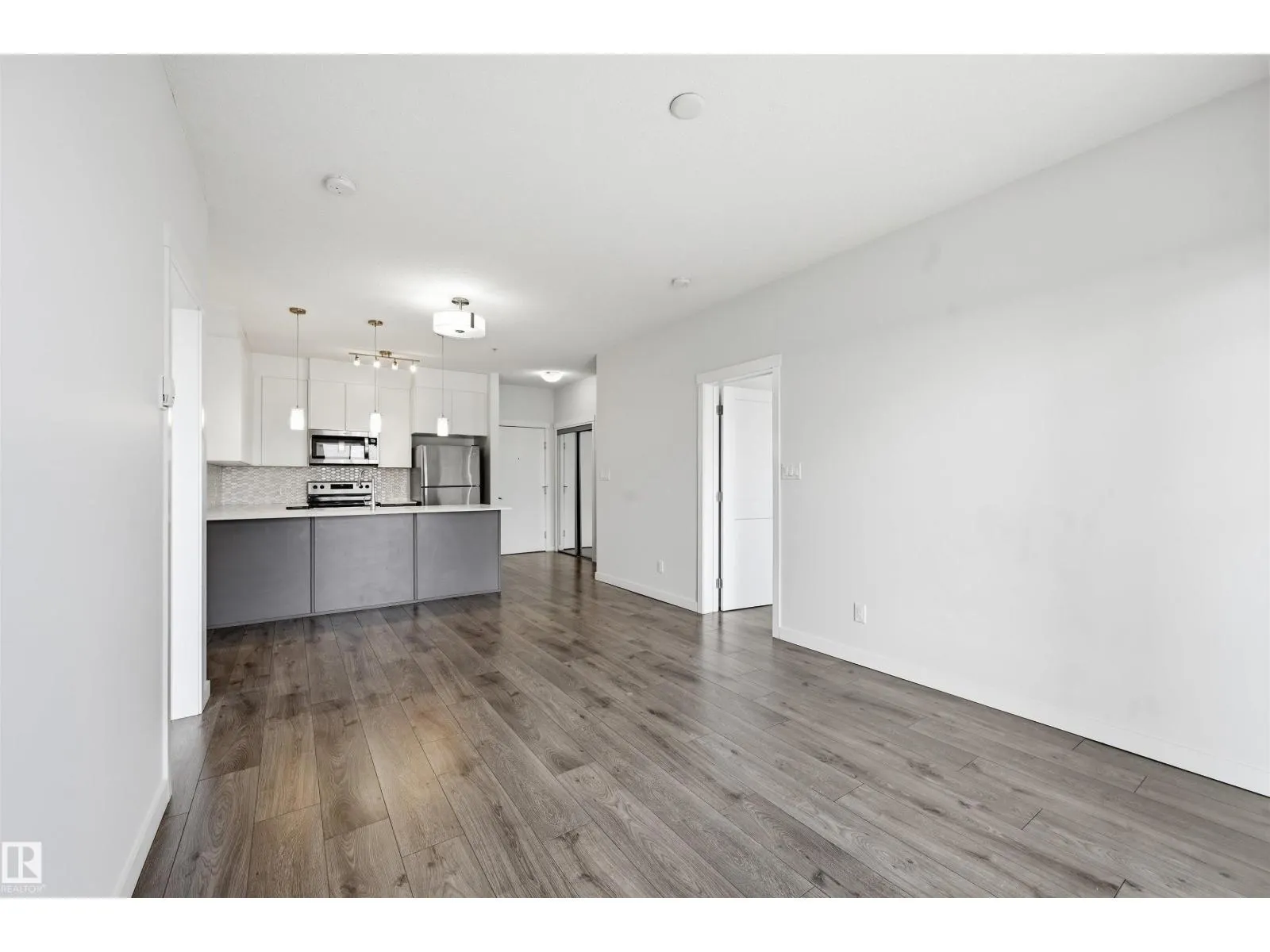 #317 812 WELSH DR SW