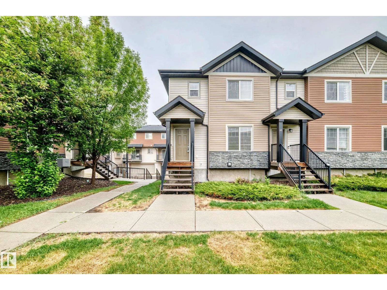 #47 12004 22 AV SW