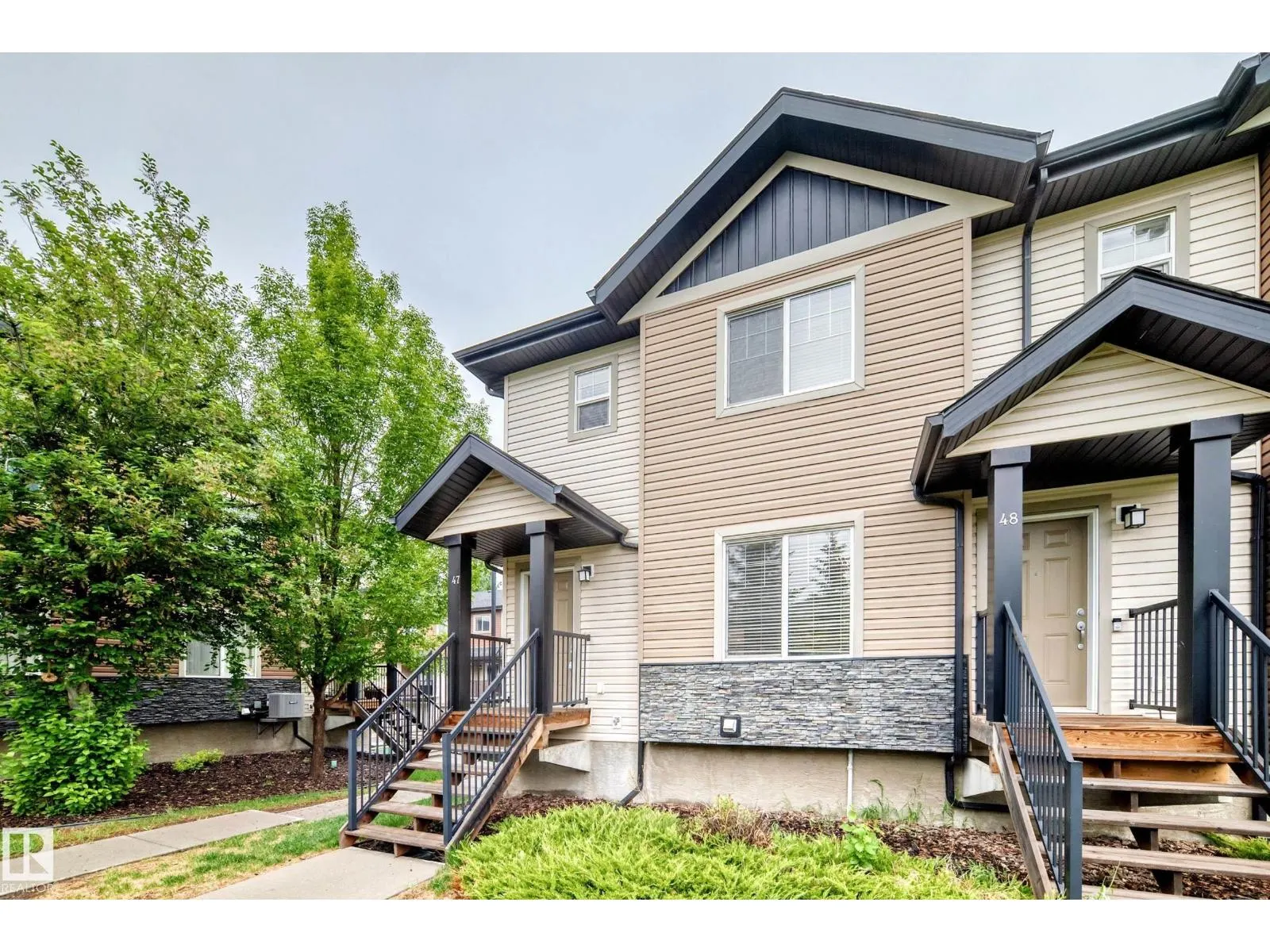 #47 12004 22 AV SW