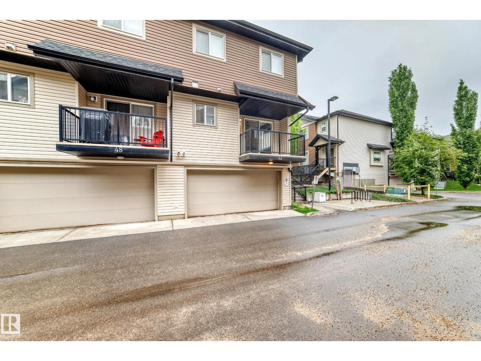 #47 12004 22 AV SW