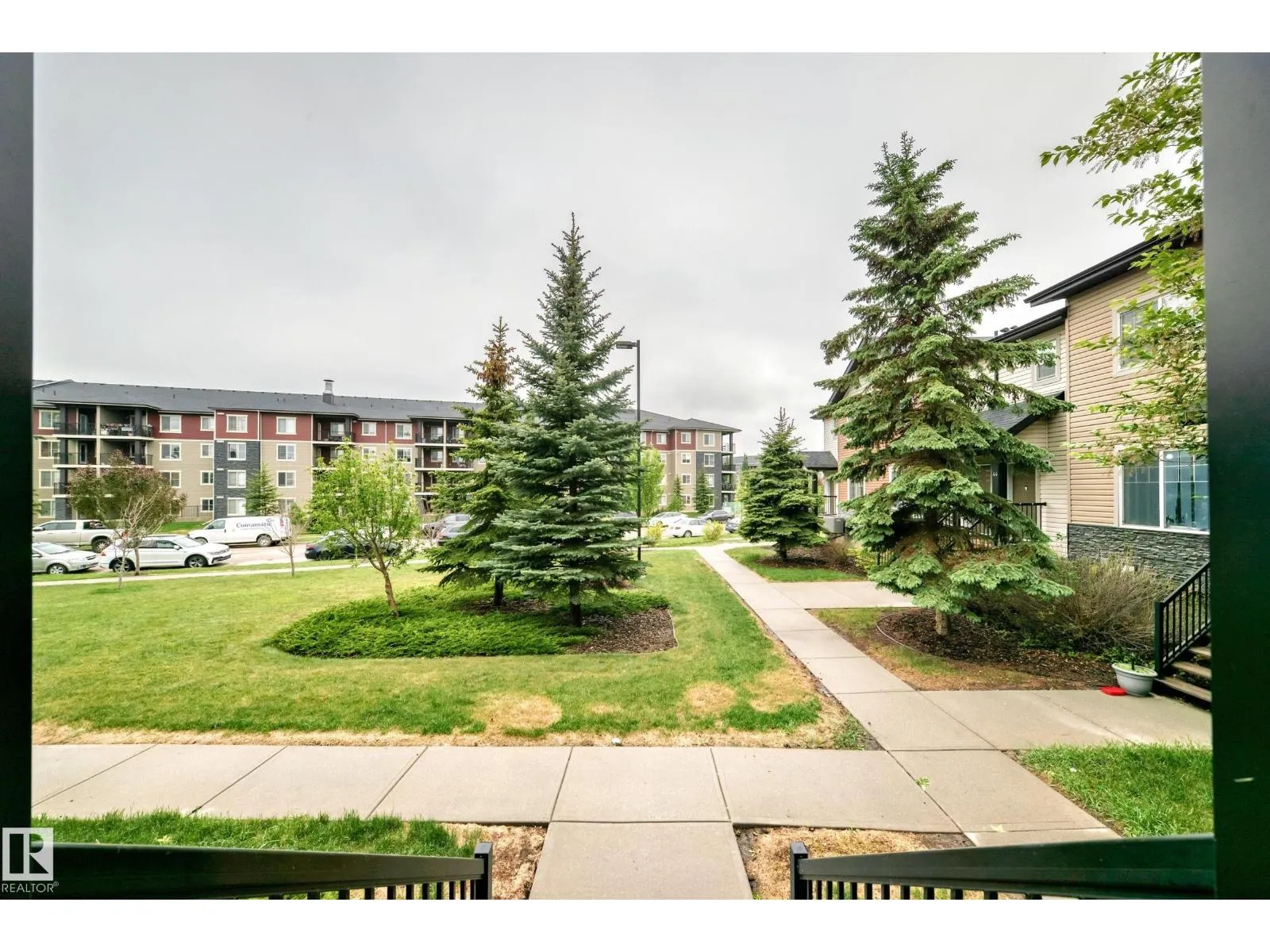 #47 12004 22 AV SW