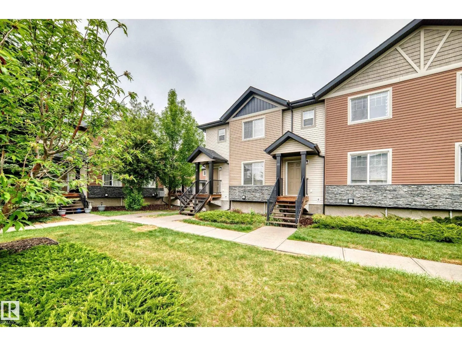 #47 12004 22 AV SW