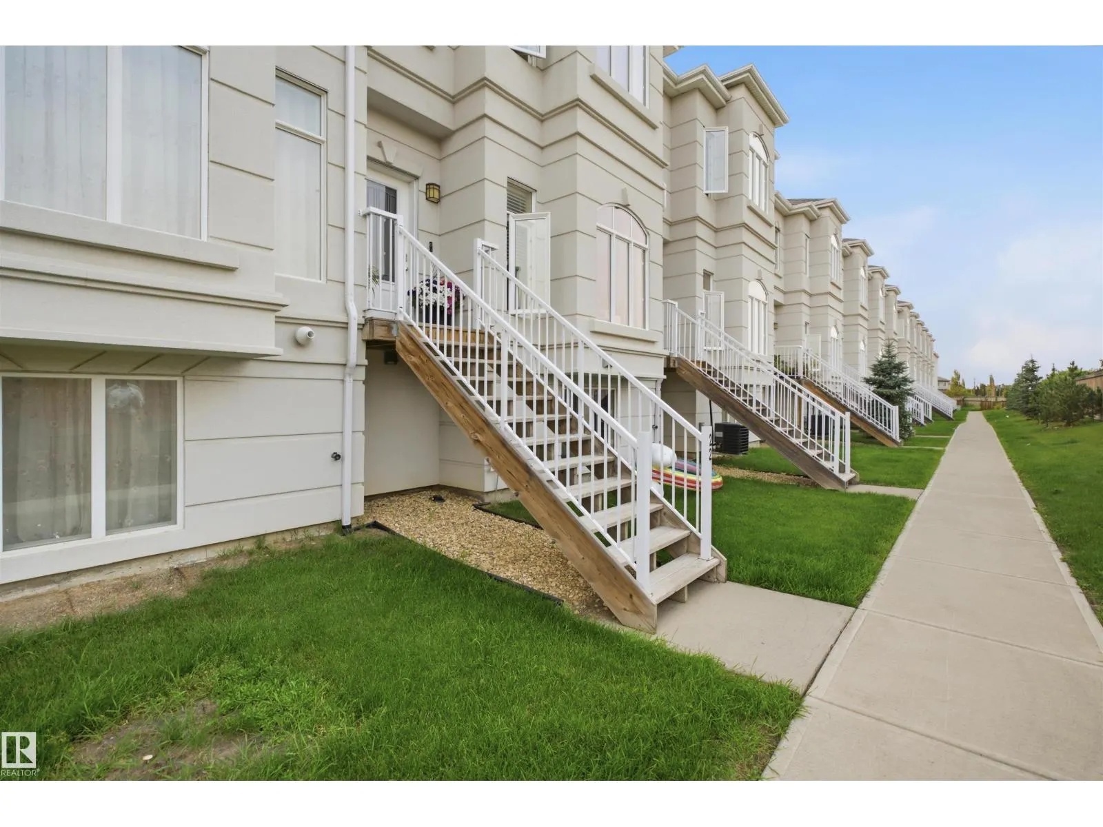 #22 723 172 ST SW