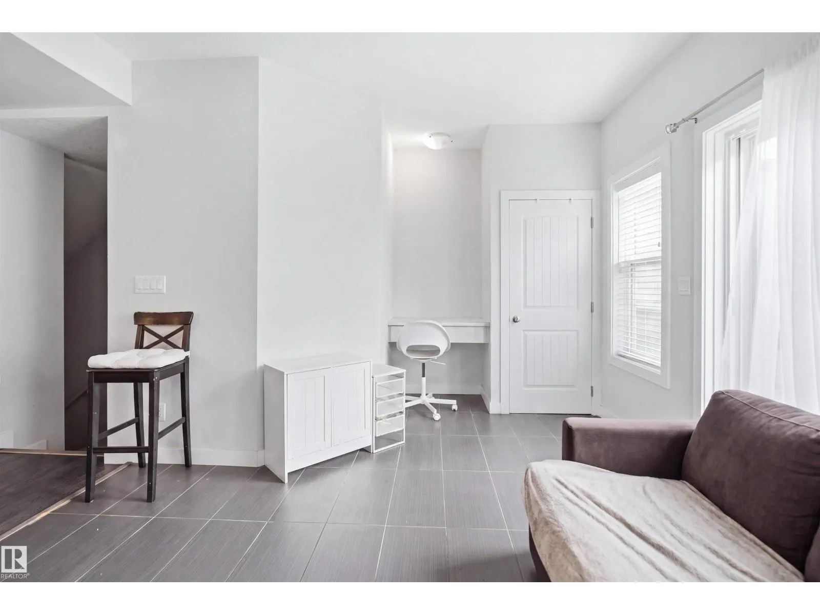 #22 723 172 ST SW