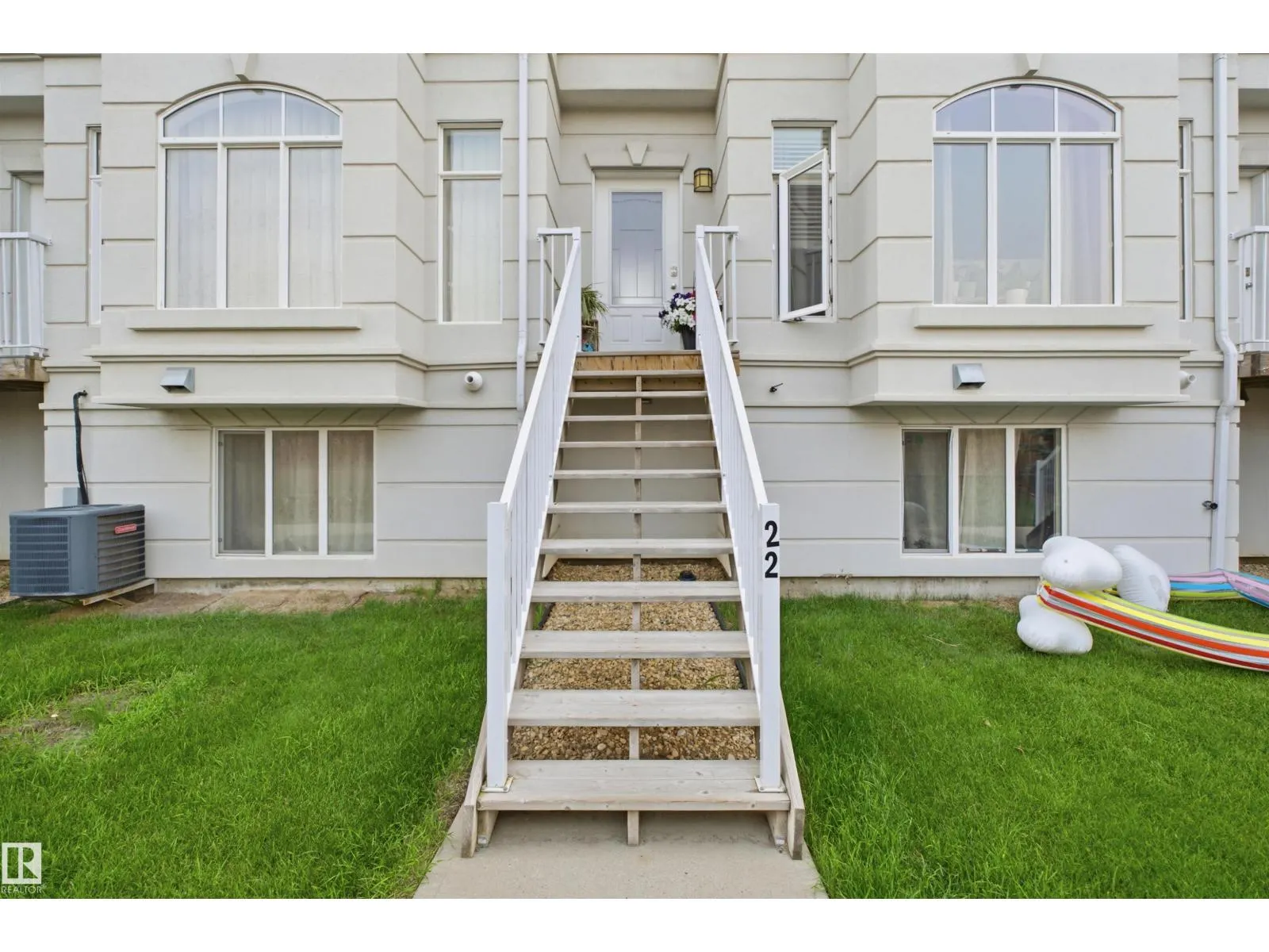 #22 723 172 ST SW