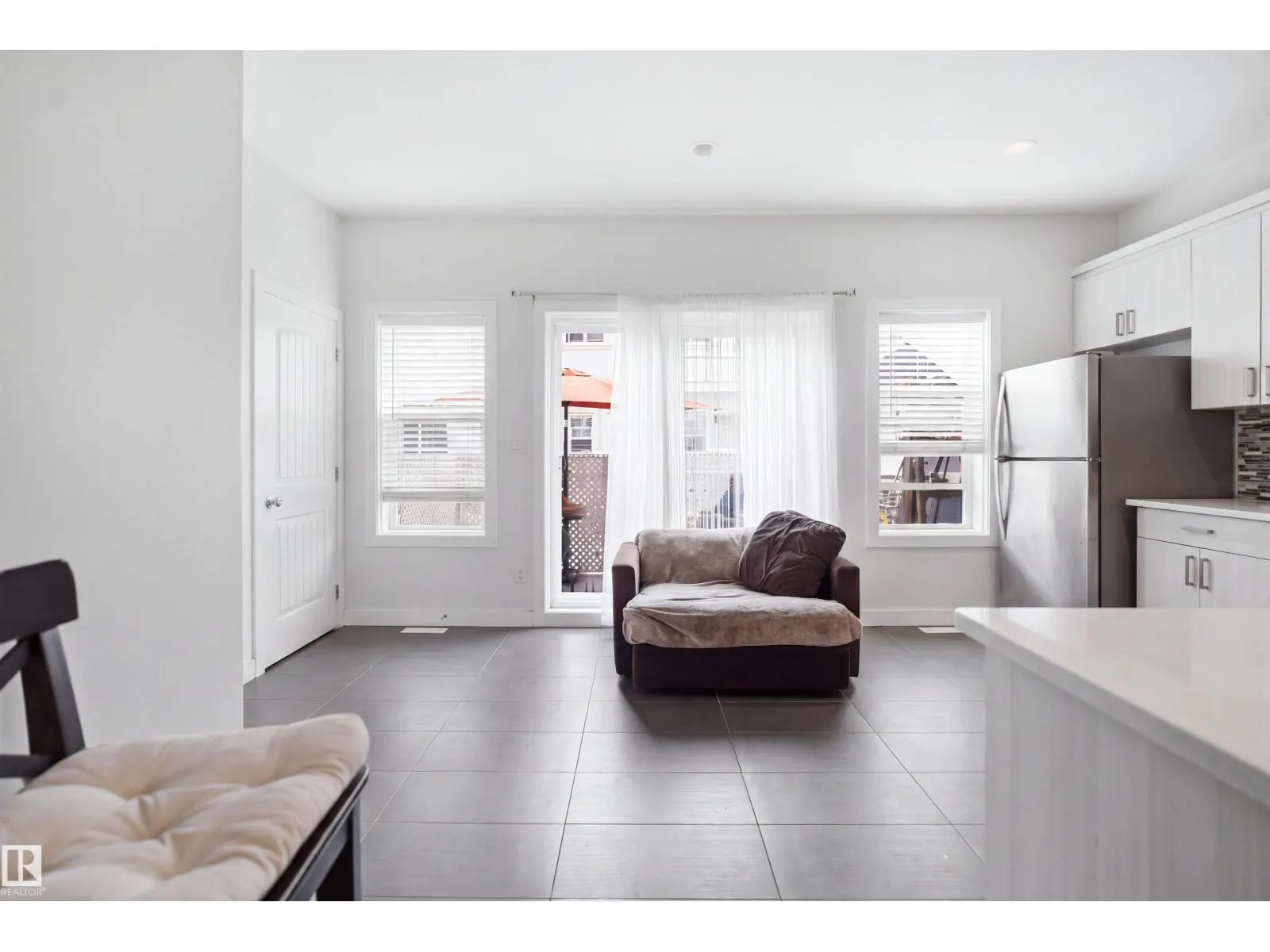 #22 723 172 ST SW