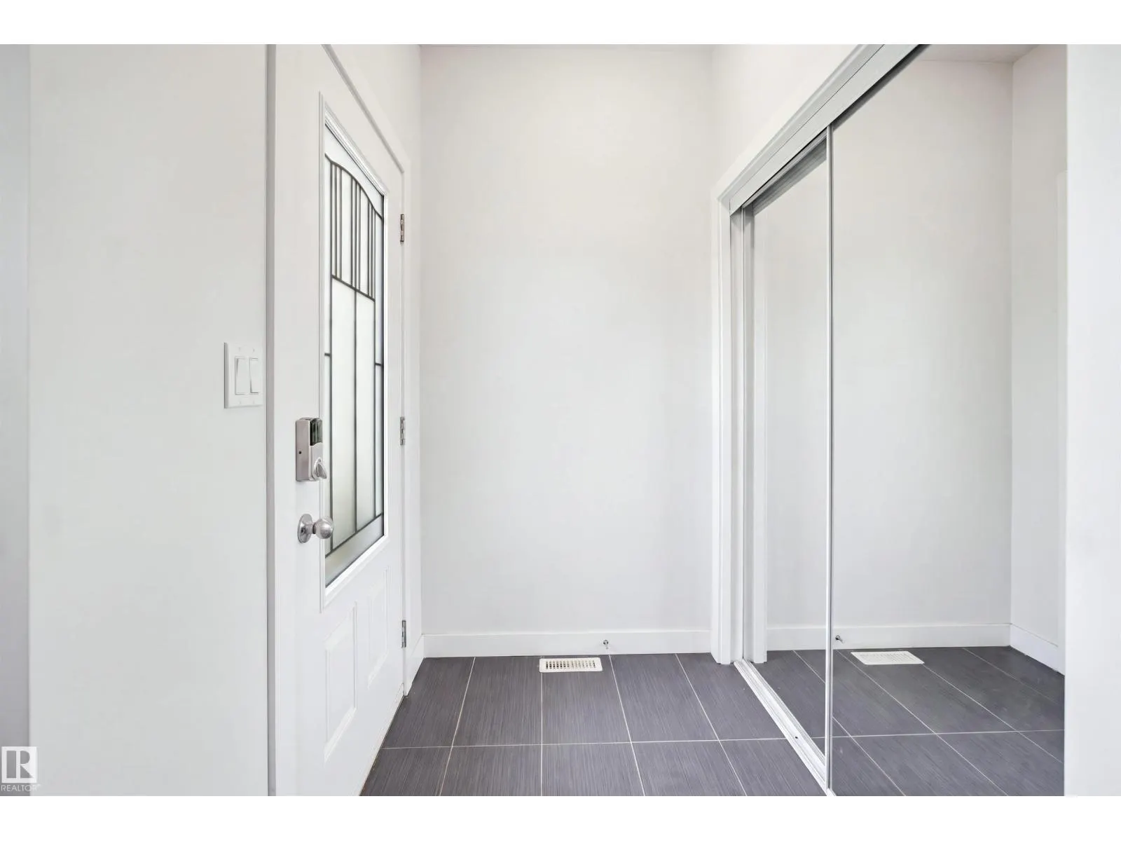 #22 723 172 ST SW
