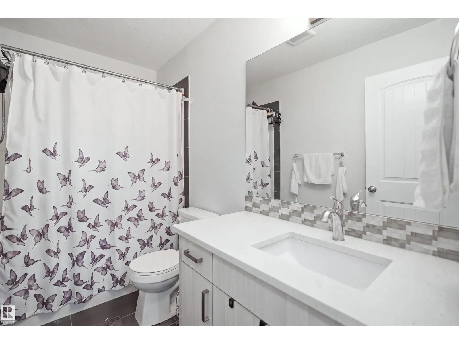 #22 723 172 ST SW