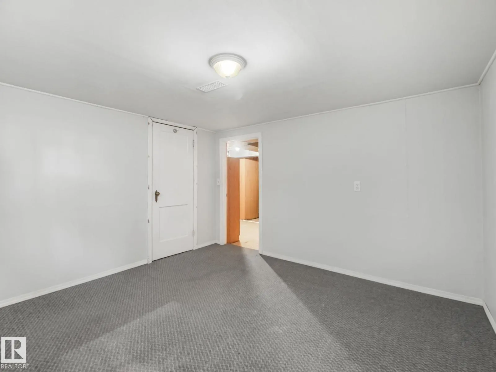 11160 68 ST NW