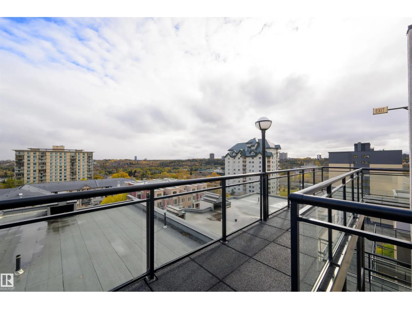 #714 10503 98 AV NW