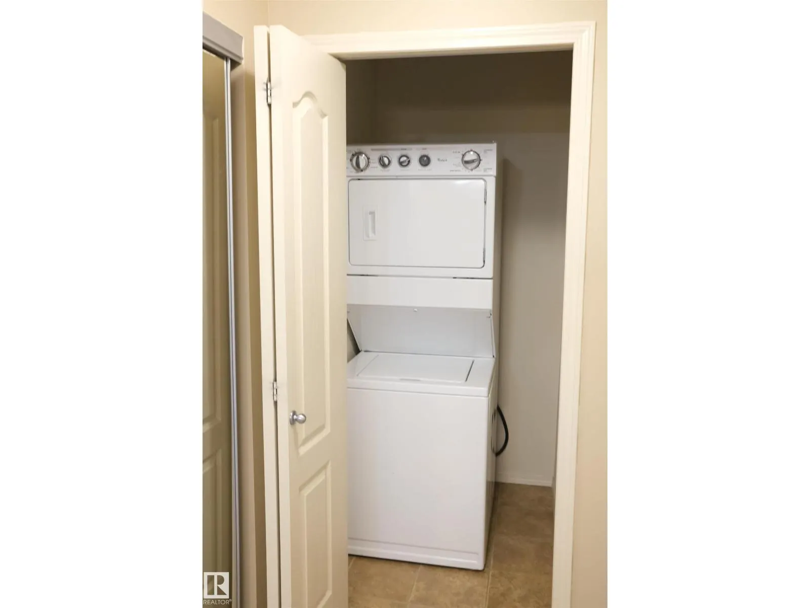 #223 5951 165 AV NW