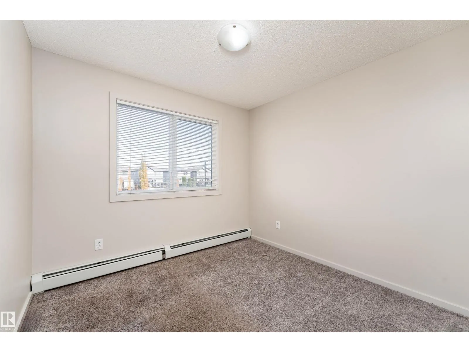 #220 5404 7 AV SW
