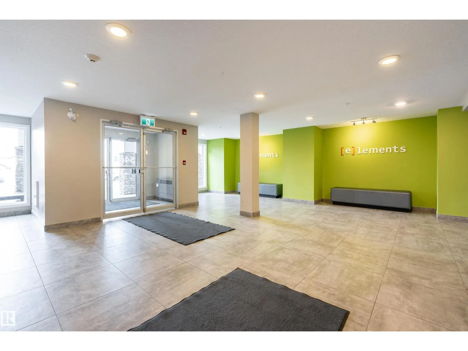 #220 5404 7 AV SW