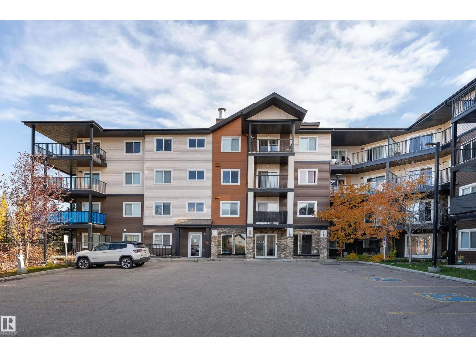#220 5404 7 AV SW