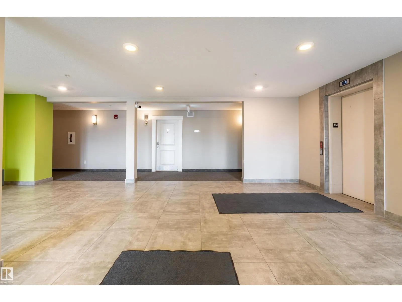 #220 5404 7 AV SW