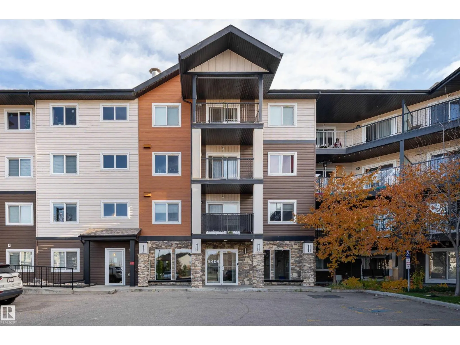 #220 5404 7 AV SW