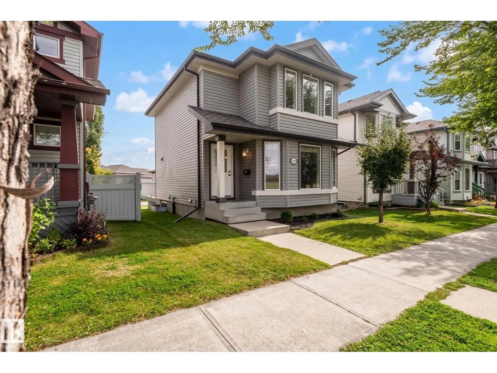 404 HEMINGWAY RD NW