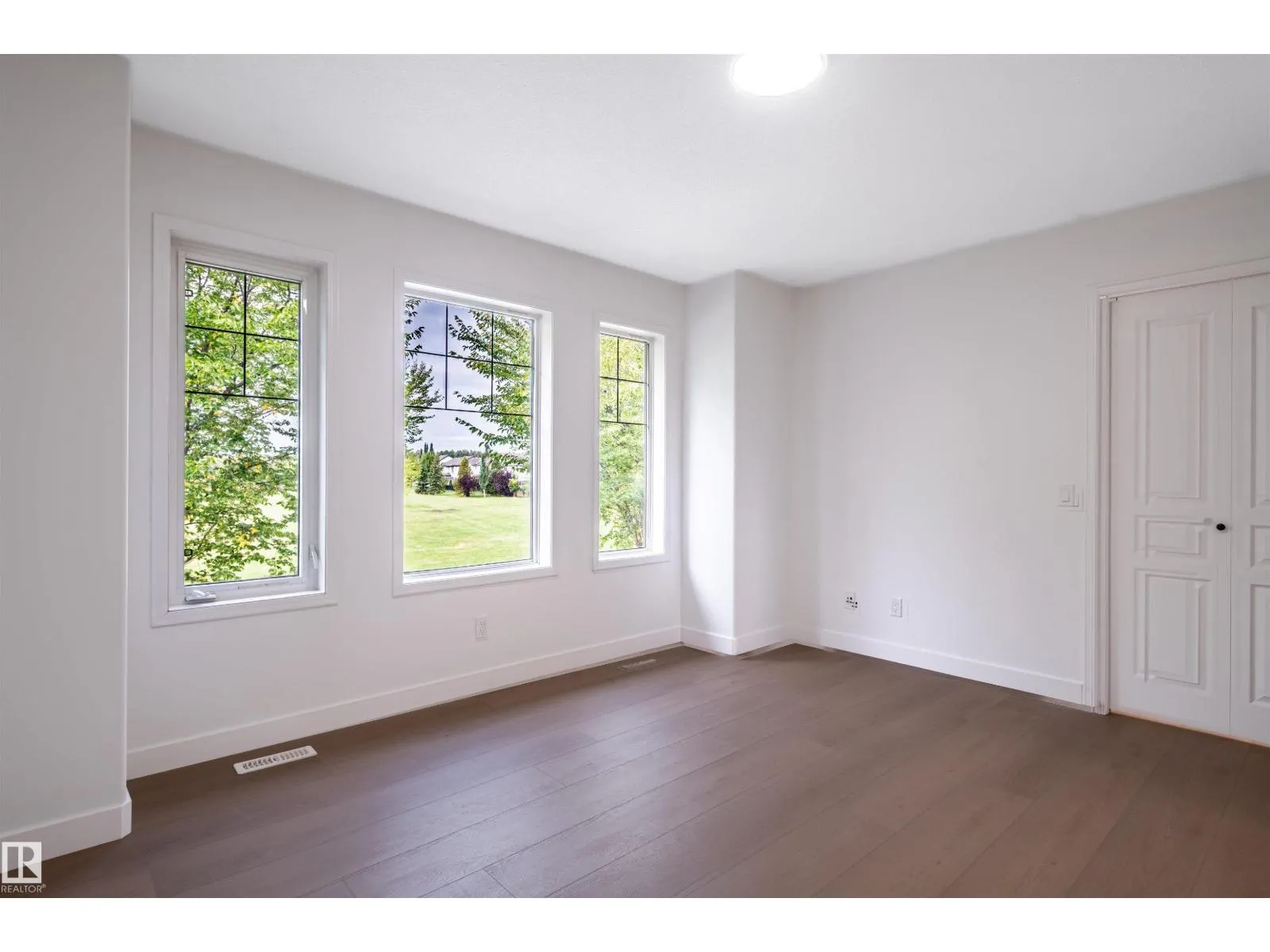 404 HEMINGWAY RD NW