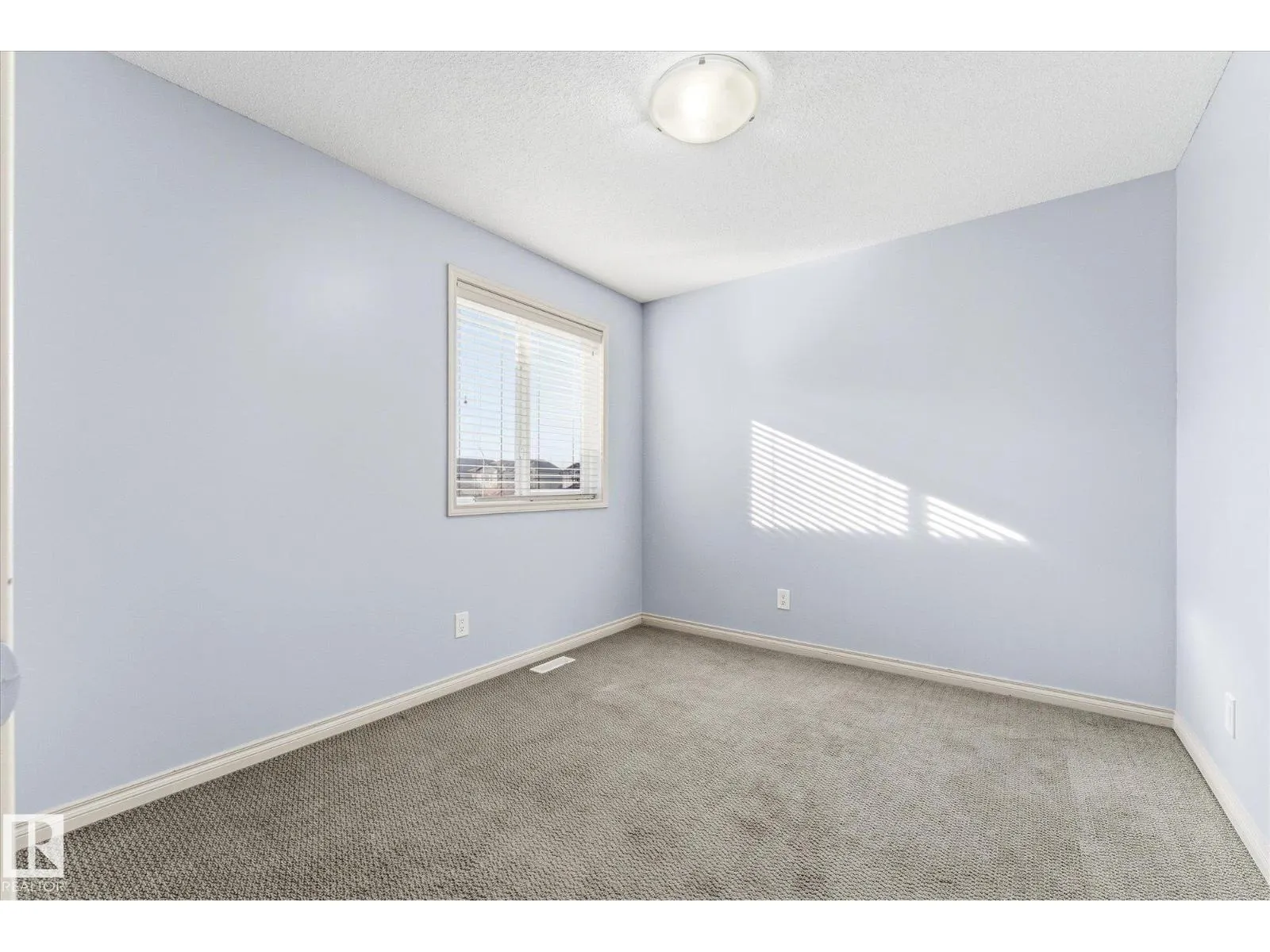 217 SILVERSTONE CR