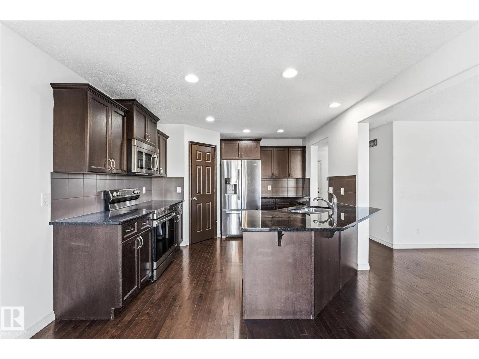 217 SILVERSTONE CR