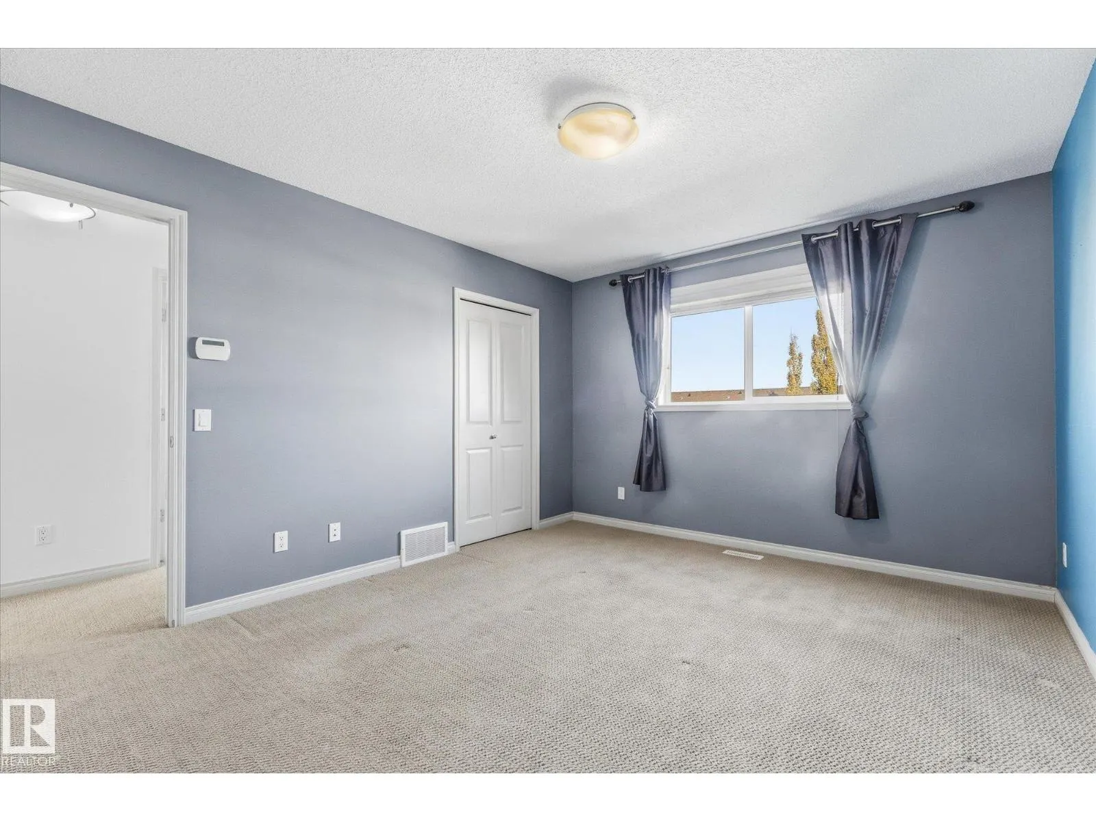 217 SILVERSTONE CR