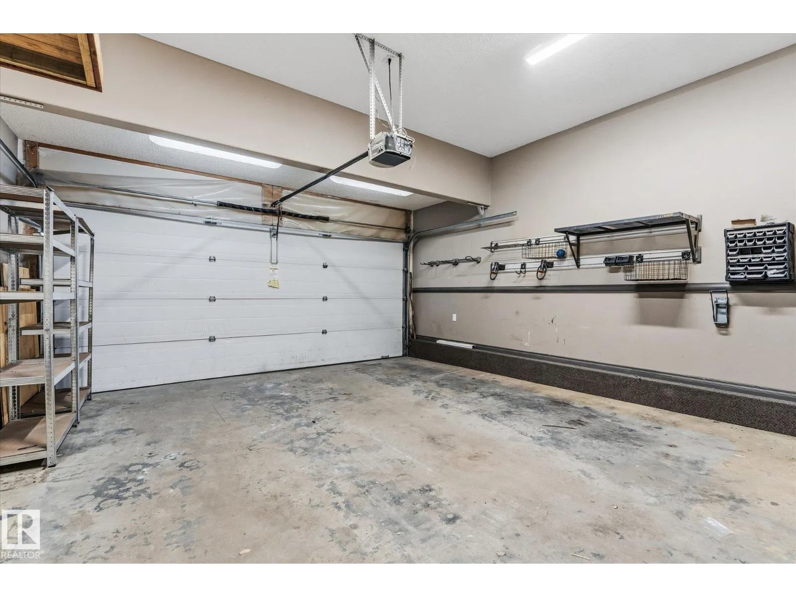 217 SILVERSTONE CR