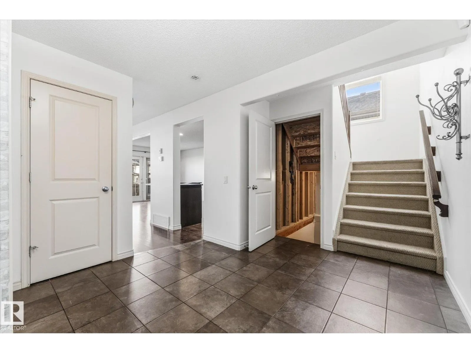 217 SILVERSTONE CR
