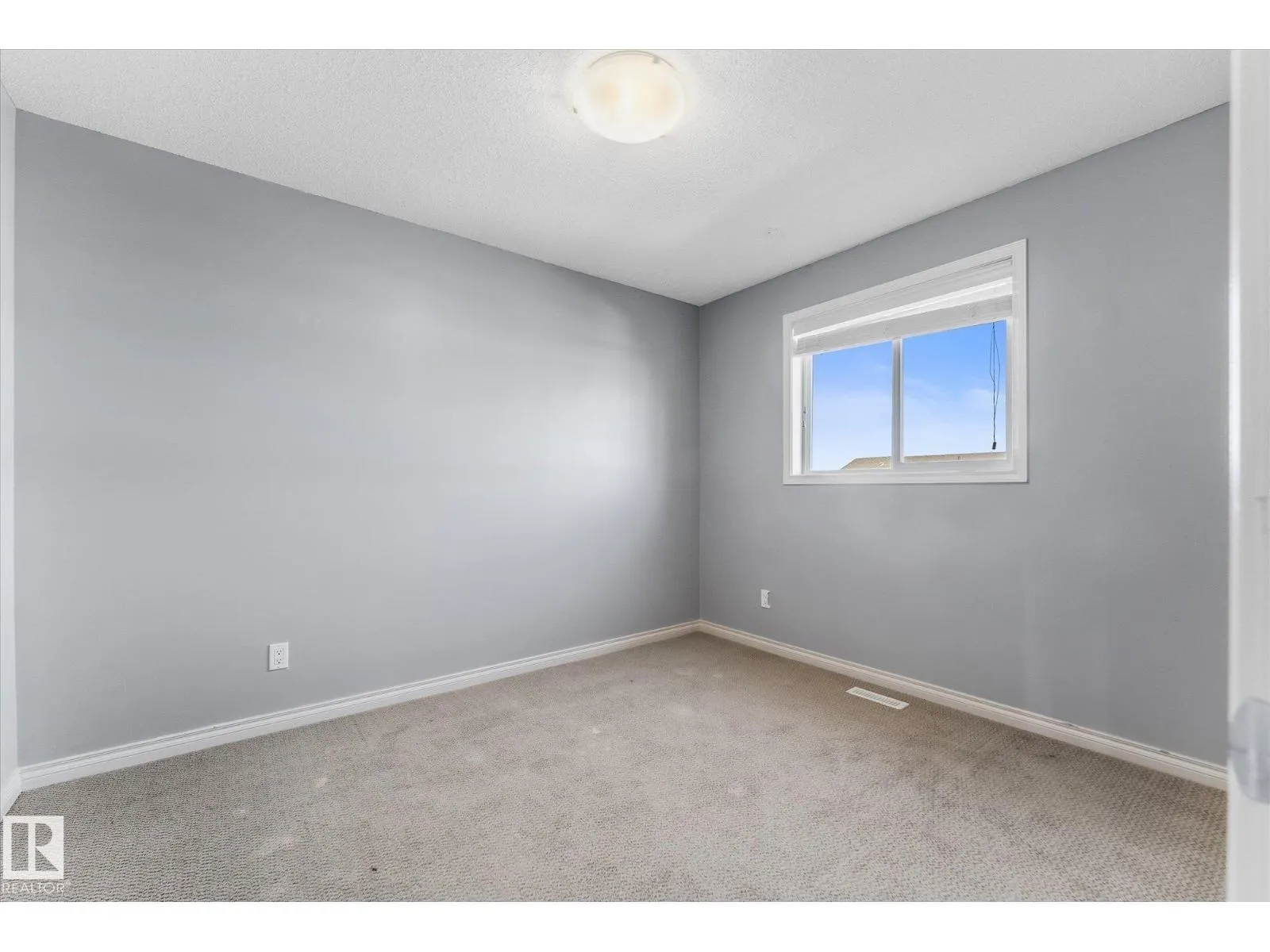 217 SILVERSTONE CR