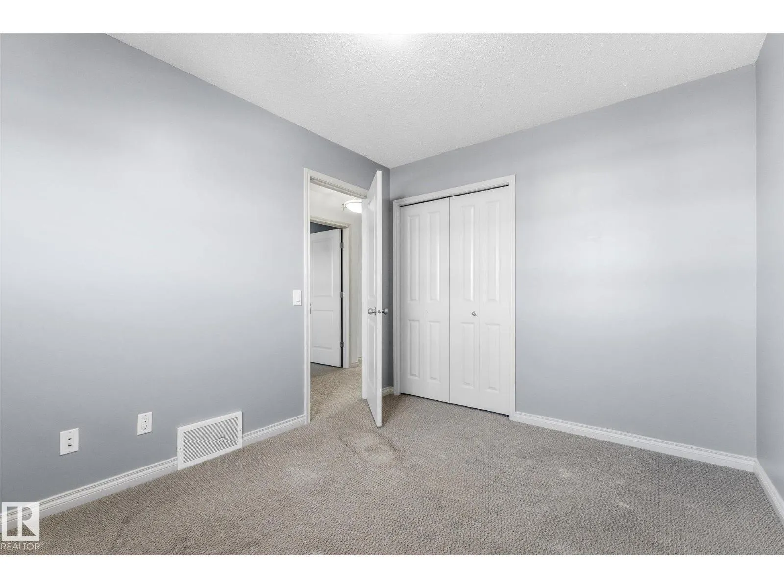 217 SILVERSTONE CR