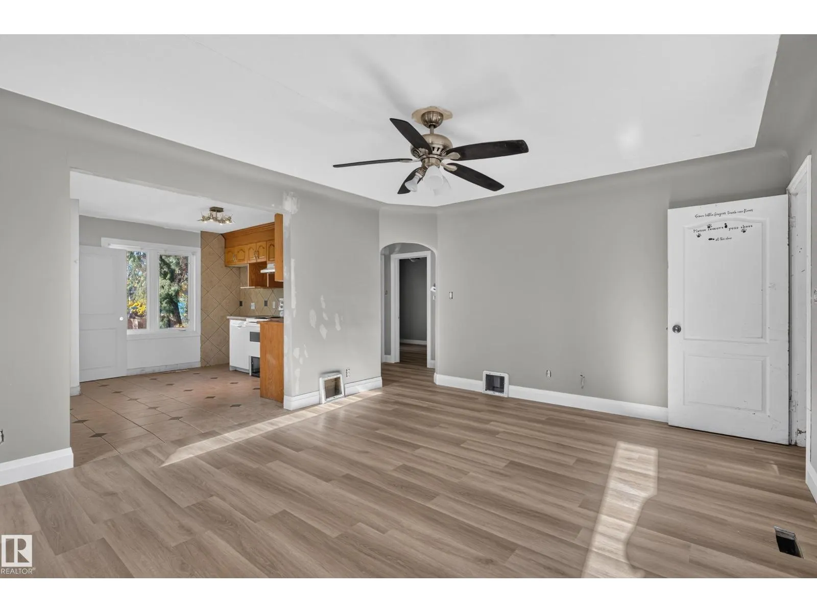 12006 104 ST NW