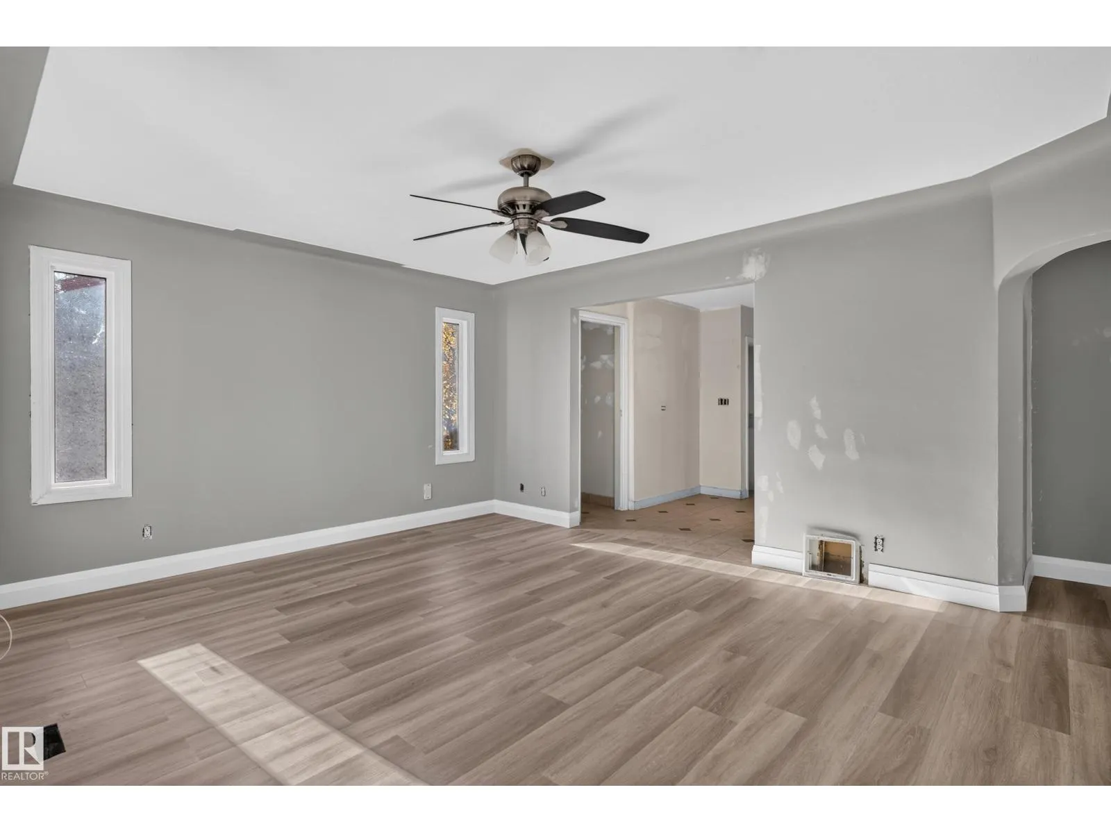 12006 104 ST NW