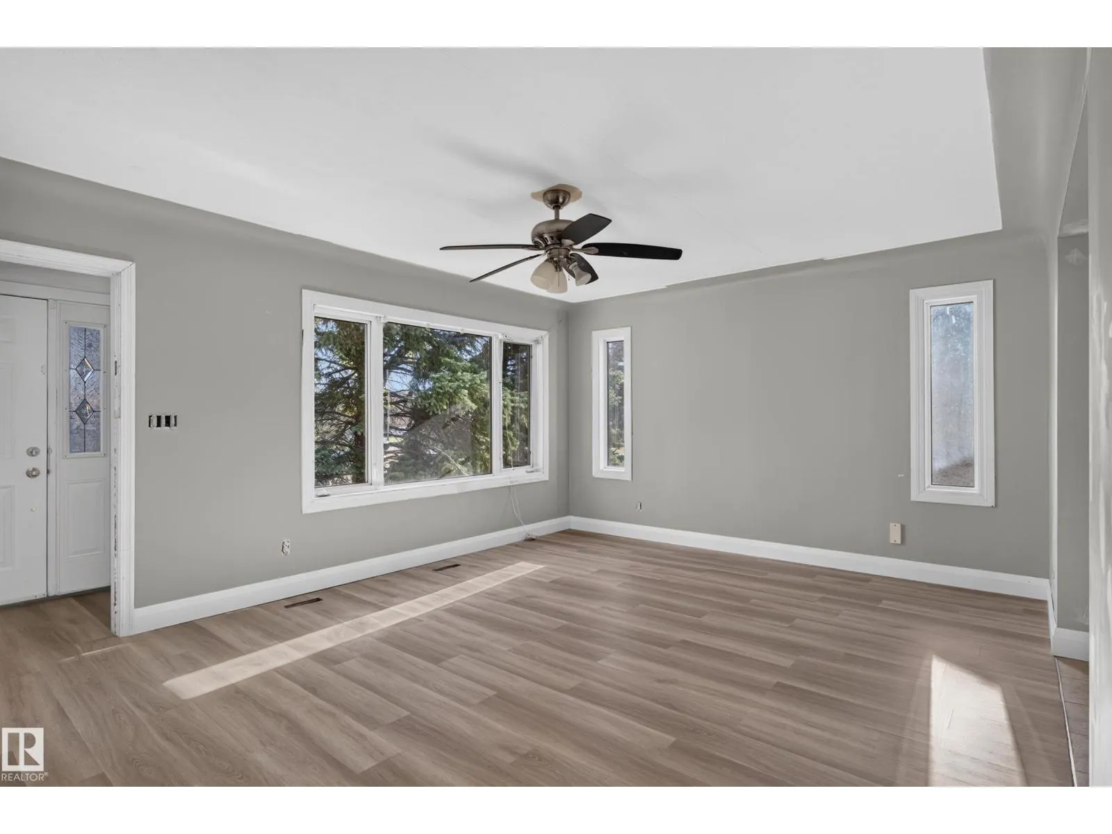 12006 104 ST NW