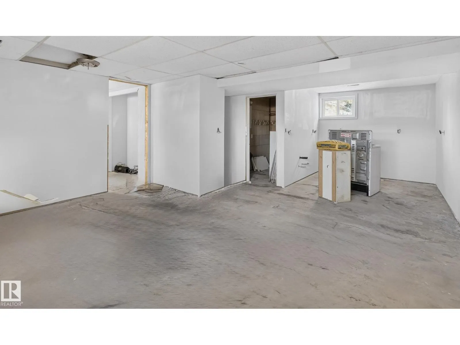 12006 104 ST NW